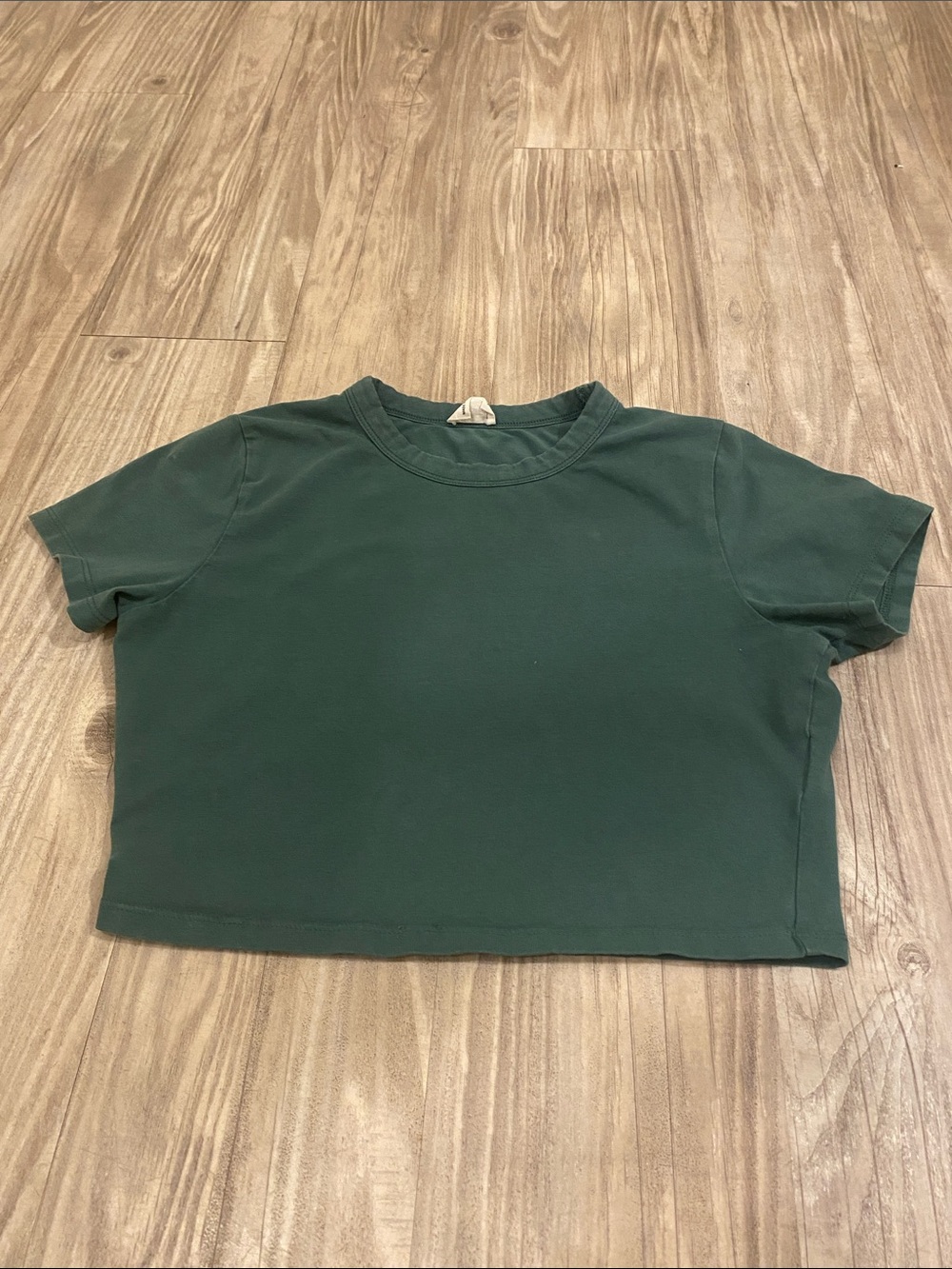 Woman’s Cotton On Dark Green Size Medium Cropped Tee